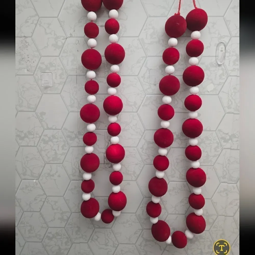 65 inch Red / White Flocked Ball Christmas Garland, New